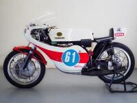 1969 Yamaha 350 TR2 - One year only TR2 350cc twin-cylinder production road racer
