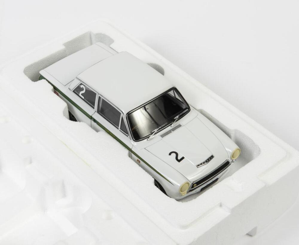 ミニカー AUTOart Lotus Cortina MK I 1964 1/18 ミニカー AUTOart Lotus Cortina MK I 1964 1/18 AUTOart 1:18 Scale