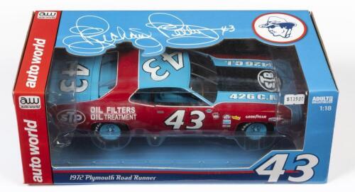 PLYMOUTH: A 1:18 Scale Auto World Plymouth Road Runner as raced by Richard Petty in 1972, #43, in fitted box