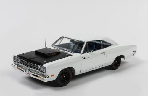 SUPER BEE: A 1:18 scale Ertl Dodge Super Bee, year 1969, white/black, no box