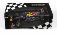 RENAULT: A 1:18 scale Minichamps F1 Renault RB7 as raced by Mark Webber in 2011, #2, Red Bull Racing team, in fitted box