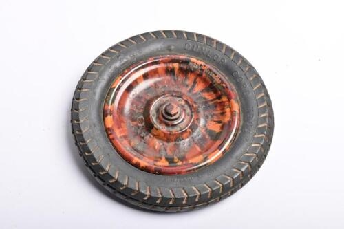 DUNLOP: A novelty tyre form rubber and Bakelite Dunlop promotional ashtray