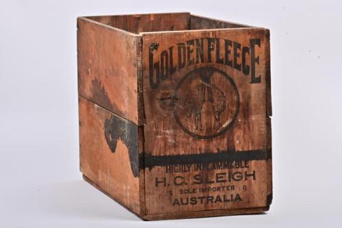 GOLDEN FLEECE: A vintage hardwood Golden Fleece hanging ram box, imported by HC Sleigh, 37cm high, 53cm wide, 27cm deep