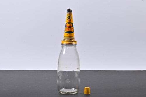GOLDEN FLEECE: An early 1960s one quart glass oil bottle with NOS Golden Fleece 30 10W tin oil pourer with dust cap