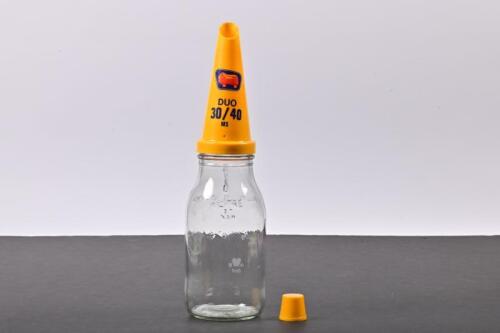 GOLDEN FLEECE: A one litre oil bottle with NOS plastic Golden Fleece 30/40 pourer