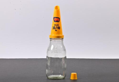 GOLDEN FLEECE: A one litre oil bottle with NOS plastic Golden Fleece 30/40 MS pourer