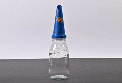 GOLDEN FLEECE: A one litre oil bottle with plastic Golden Fleece pourer