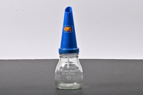 GOLDEN FLEECE: A five hundred millilitre oil bottle with NOS plastic Golden Fleece pourer