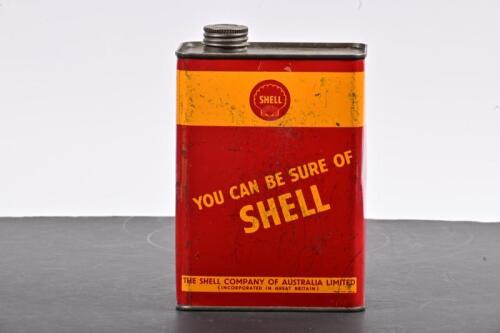 SHELL: A circa 1950s one imperial quart Shell Silver SAE 30 drag free oil tin