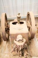 STATIONARY ENGINE: two-wheel axle, cast wheels