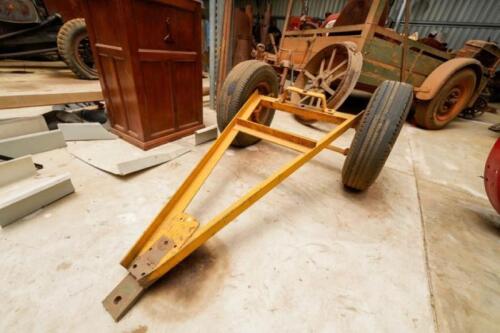 TRAILER: Short steel A-frame