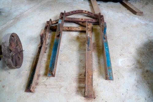 Two metal frames&nbsp;