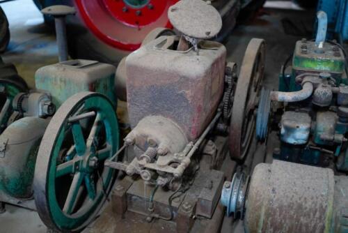 A Sunshine stationary engine, lacking makers plaque