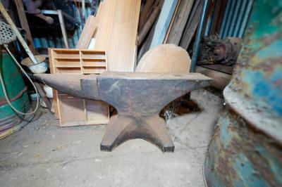 A large anvil, 80cm long