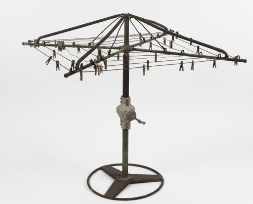 HILLS HOIST: A vintage Hills Hoist rotary clothesline salesman's sample, 63cm high