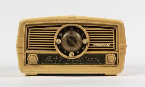 RADIO: A 1950s Australian General Hotpoint P64MEC clock radio, 19cm wide, 34cm wide, 18cm deep