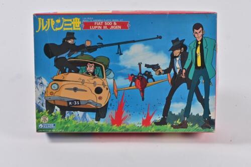 FIAT: A Gunze Sangyo 1:24 scale Fiat 500 & Lupin III, Jigen plastic model kits (G-751), boxed; refer photographs for completeness and condition