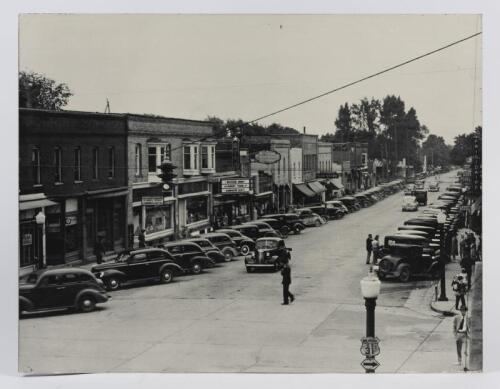 PHOTOGRAPHS: Six mounted reproduction photographs of early American motoring, the largest 44 x 56cm