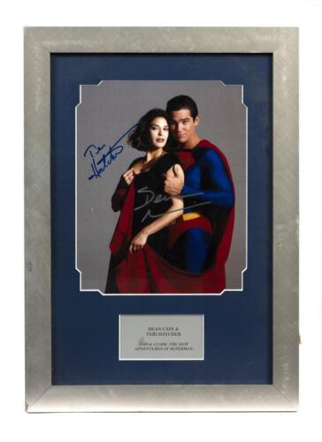 SUPERMAN: A signed photo of Dean Cain and Teri Hatcher, signed by both actors of Lois and Clark: The New Adventures of Superman, 44.5 x 32cm