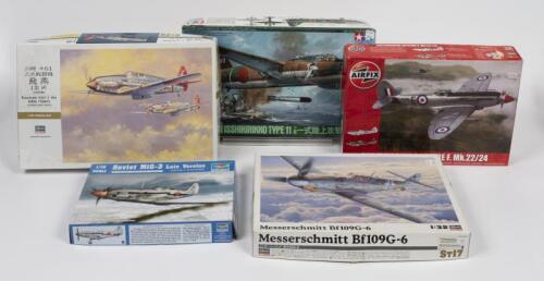 AVIATION MODELS: A collection of incomplete of reboxed model kits
