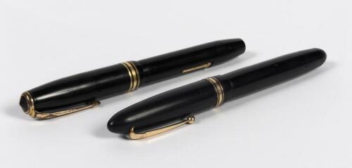 FOUNTAIN PENS: Two mid 20th century fountain pen, Conway Stewart 58 and a Swan Leverless