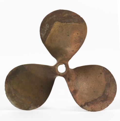 PROPELLOR: A cast bronze boat propellor, 38cm diameter approx.