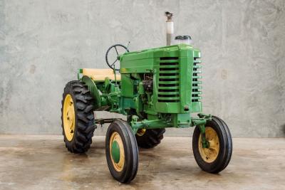 1950 JOHN DEERE M TRACTOR