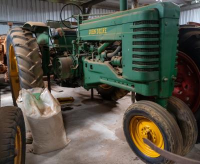 1948 John Deere Model A Tractor (Updated text)