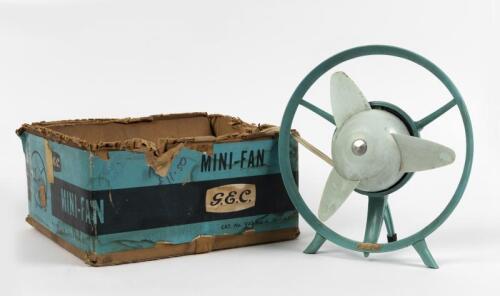 MINI-FAN: A retro GEC Mini-Fan in original box, the fan the fan 20.5cm diameter