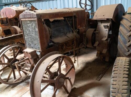 Wallis Tractor (Massey Wallis)