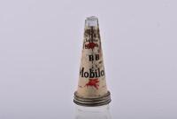 MOBILOIL: A nice early double sided Mobil Oil 'Gargoyle' 6-bottle garage rack set with bottles and pourers - 20