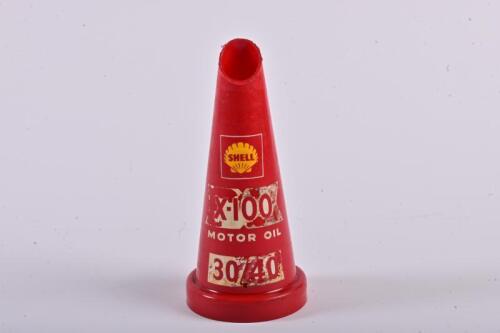 SHELL: An original Shell X-100 30/40 plastic oil bottle pourer
