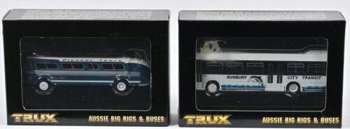 COMMERCIAL BUS: Two 1:76 scale Trux COMMERCIAL Bus as Ansair Flxible Clipper 1954 and Leyland National 11.3 1972, TX15/TX11D, in fitted box