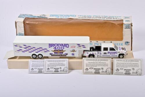 CHEVROLET: A limited edition 1:24 scale Brookfield Collectors Chevrolet Crew Cab Truck & Trailer in 1994, Brickyard 400 Official Pace Car Hauler, in poor fitted box condition