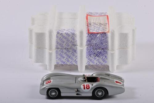MERCEDES BENZ: A 1:24 scale Franklin Mint Mercedes Benz W 196 R from 1954, silver #18, in fitted box