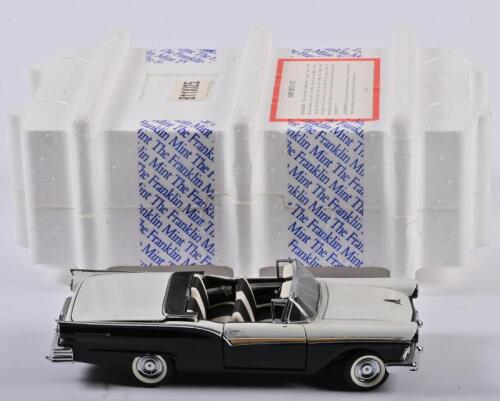 SKYLINE: A 1:24 scale Franklin Mint 1957 Ford Fairlane Skyline with retractable roof, in fitted box