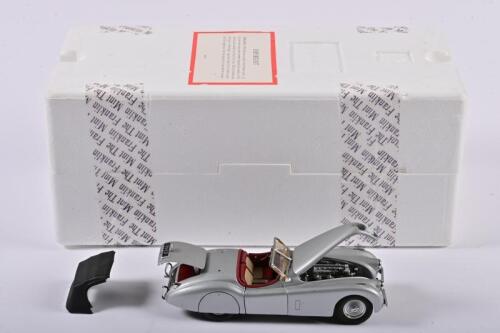 JAGUAR: A 1:24 scale Franklin Mint Jaguar XK 120 Sport Car 1952, windscreen fixed with glue, in fitted box