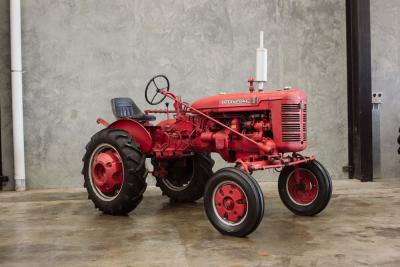 INTERNATIONAL HARVESTER TRACTOR