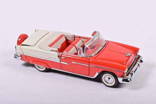 CHEVROLET: A 1:24 scale Franklin Mint Chevrolet Bel Air from 1955, convertible, red/white, no box