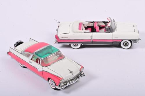 PACKARD/FORD: Two 1:24 scale Franklin Mint 1955 Packard Caribbean Convertible, finished in Jade White, Rose Quartz & Gray Pearl and 1955 Ford Crown Victoria, finished in jade white, pink & green roof, no box