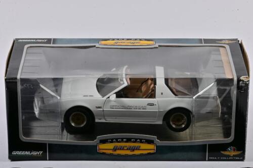 PONTIAC: A 1:18 scale GreenLight Pontiac Trans Am Pace Car as raced by Bobby Unser in 1989 Indianapolis 500, in fitted window box