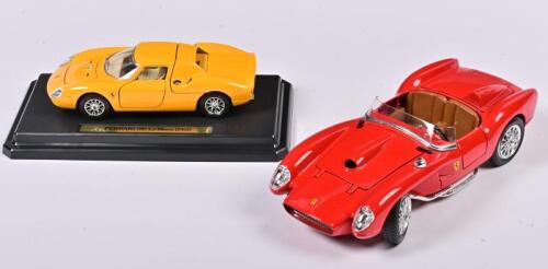 FERRARI: Two 1:18/1:25 scale Bburago Ferrari 250 Le Mans 1965, yellow, mounted in plastic base and Ferrari 250 Testa Rossa 1957, red, no box
