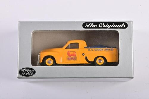 HOLDEN: A 1:43 scale Trax Holden 50-2106 Ute in 1951, Aussie Oil Series, TR25F, in double fitted box
