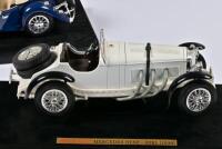 MERCEDES BENZ: Two 1:18 scale Mercedes models including a&nbsp;Bburago&nbsp;Mercedes Benz SSKL 1930, white, and Maisto Mercedes Benz 540 K in blue - 2