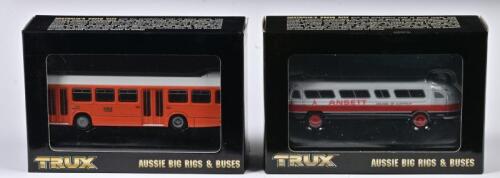 COMMERCIAL BUS: Two 1:76 scale Trux COMMERCIAL Bus Ansair Flxible Clipper 1954 and Leyland National 10.3, TX15C/TX11B, in fitted box