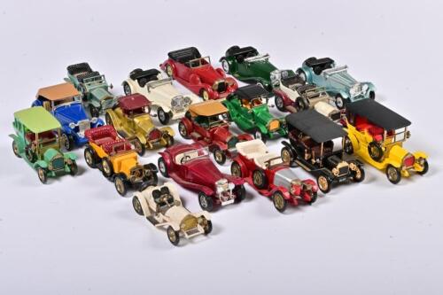 MATCHBOX MINIS: Seventeen 1:43 scale Matchbox from 1910-1940, models of yesteryear, made in England, no box
