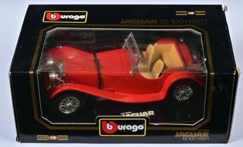 JAGUAR: Two special edition 1:18 scale Jaguar SS 100 from 1937 by Bburago and 1959 Jaguar Mark II by Maisto, in fitted box
