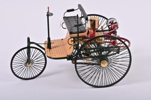 BENZ PATENT MOTORWAGEN: A 1:8 scale 1886 Benz Patent Motorwagen in a good condition, with a patentschrift N.37435 and a picture of the genuine vehicle housed at Whiteman Park, no box