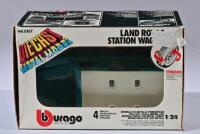 LAND ROVER: A 1:18 scale Bburago LAND ROVER STATION WAGON. Boxed - 3