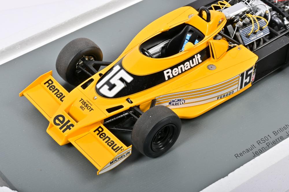 RENAULT: A 1:18 scale spark Renault RS01 (18S111). As raced at the